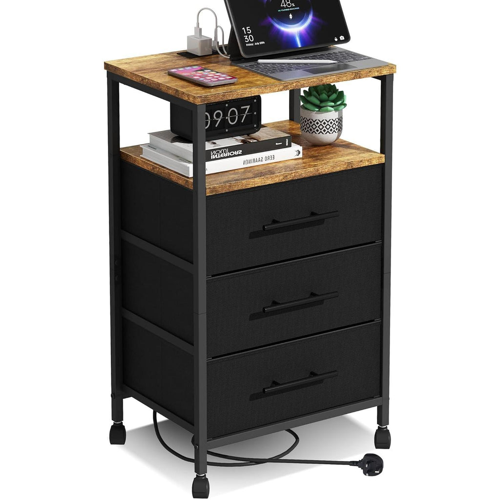 【NS】Bedside Table with Charging Station, Nightstand with 2 Outlets and 2 USB Ports,Sofa Table with 4 Castors Metal Frame and Fabric Drawers, for Bedroom Living Room (3 Drawers)