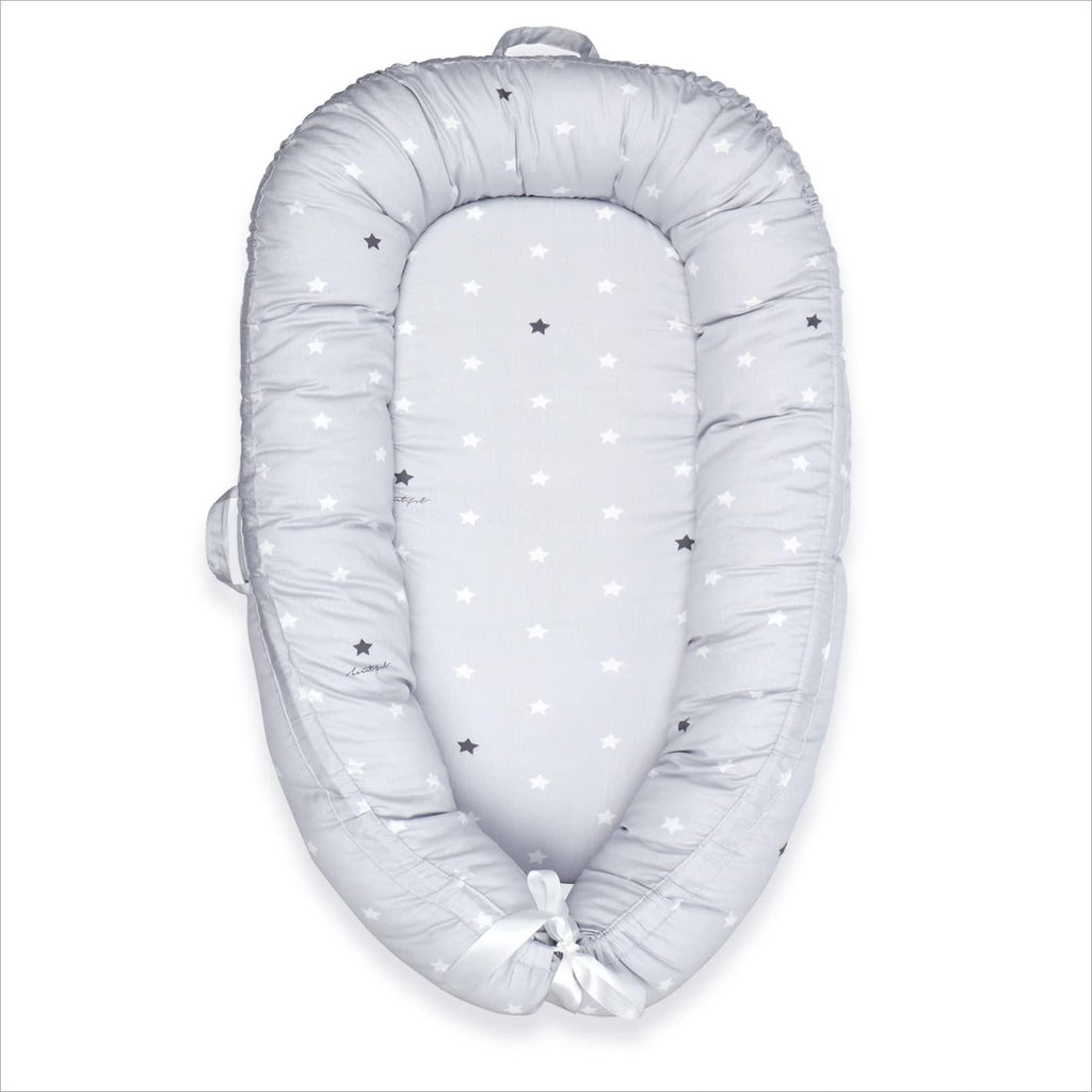 Newborn Baby Nest Sleeper, Portable Co-Sleeping Nest for 0-12 Months, Adjustable Baby Lounger with Breathable Cotton Cover, Lightweight Travel Baby Bed, Ideal Baby Gift [Plus A Free Gift]